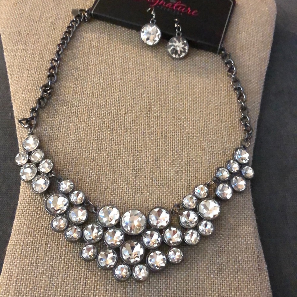 BLING!!!! Paparazzi Zi Collection piece